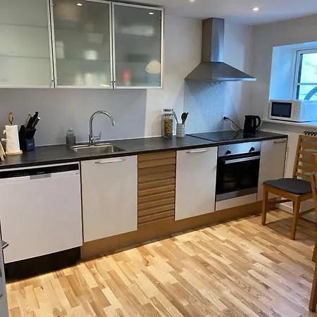 F27-k, 4 People, 4 Bedrooms, Fully Furnished Ålborg