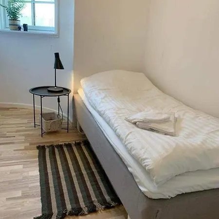 F27-k, 4 People, 4 Bedrooms, Fully Furnished