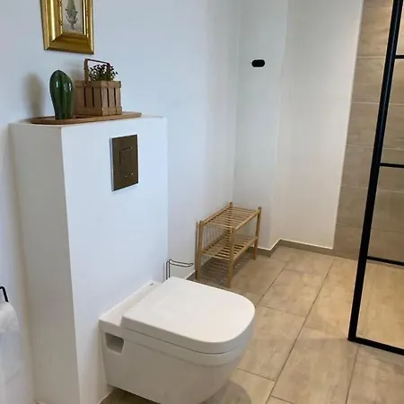 F27-k, 4 People, 4 Bedrooms, Fully Furnished
